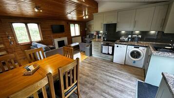 Cabin, 3 Bedrooms, Smoking, Hot Tub | Laundry