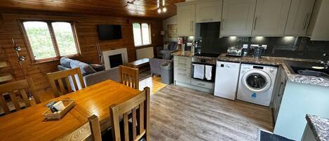 Cabin, 3 Bedrooms, Smoking, Hot Tub | Laundry