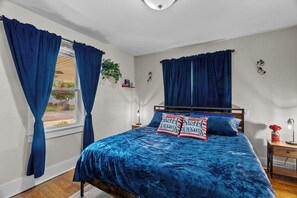 2 chambres, fer et planche à repasser, lit parapluie, Wi-Fi gratuit