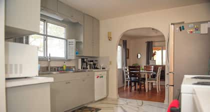 Spanish Charm in Nob Hill • Rooftop Views • Secret Master Suite
