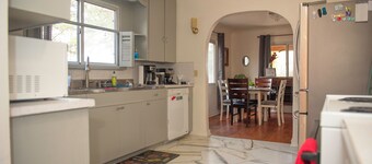 Spanish Charm in Nob Hill • Rooftop Views • Secret Master Suite