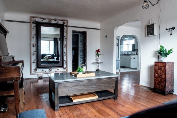 Interior - Spanish Charm in Nob Hill • Rooftop Views • Secret Master Suite (Albuquerque)