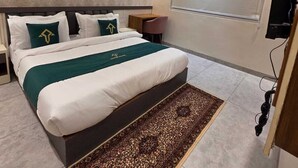 Deluxe Room - HOTEL HARDIK PALACE - NOIDA (Noida)