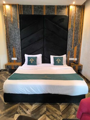 Royal Suite - HOTEL HARDIK PALACE - NOIDA (Noida)