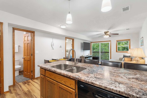 Condo, Multiple Beds, Balcony, Garden View (The Greenview Haven) | Interior