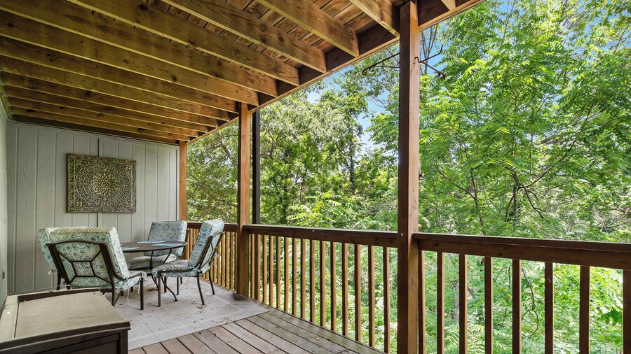 The Greenview Haven: Cozy For 6!