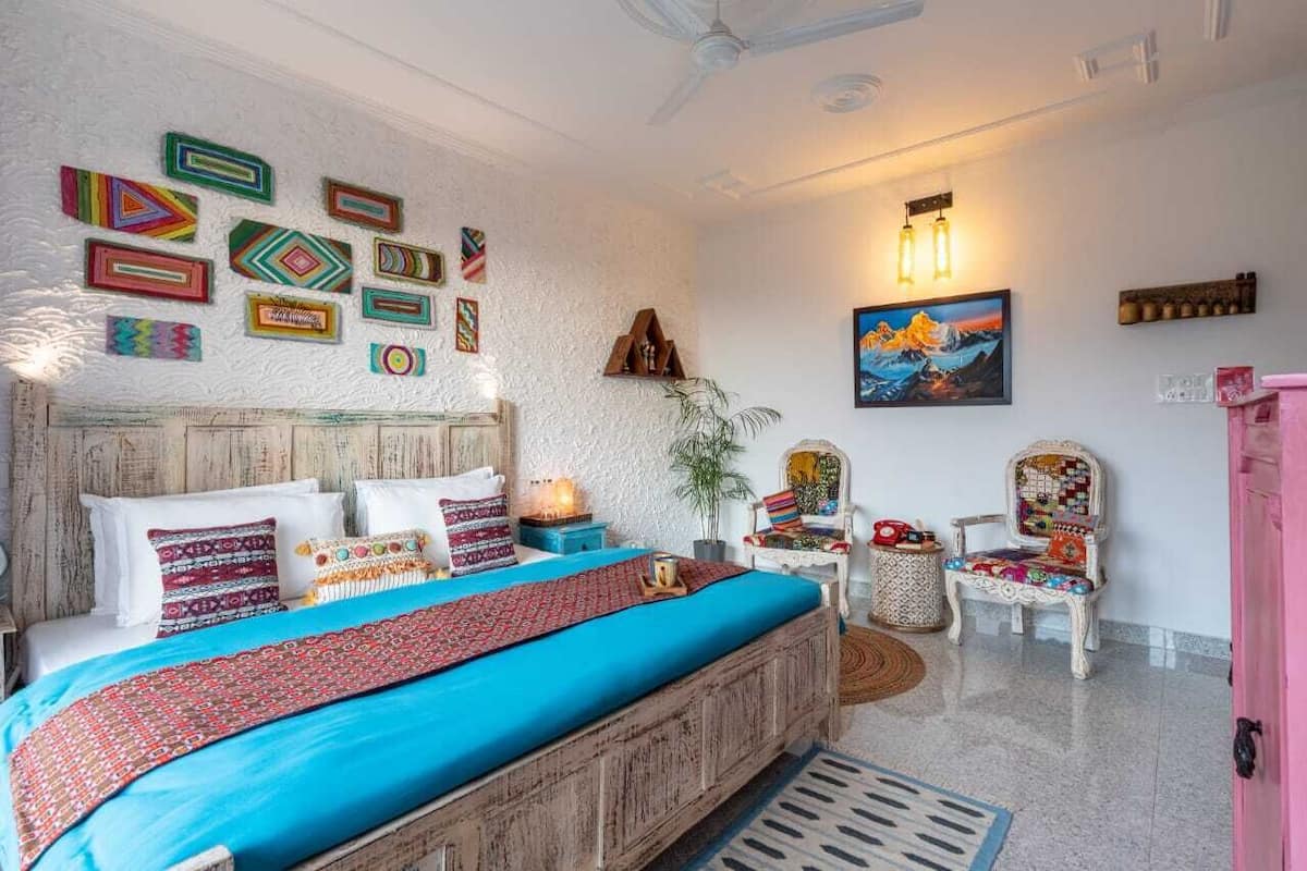 Luxury Double Room, Balcony, Mountain View | In-room safe, iron/ironing board, free WiFi