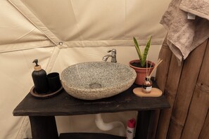 Towels, soap, toilet paper - Bambuk Bio Dome Uvita Beach Front (Uvita)