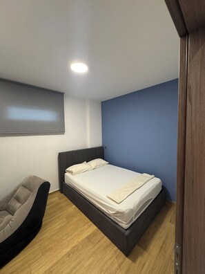 3 chambres, bureau, Wi-Fi gratuit, draps fournis