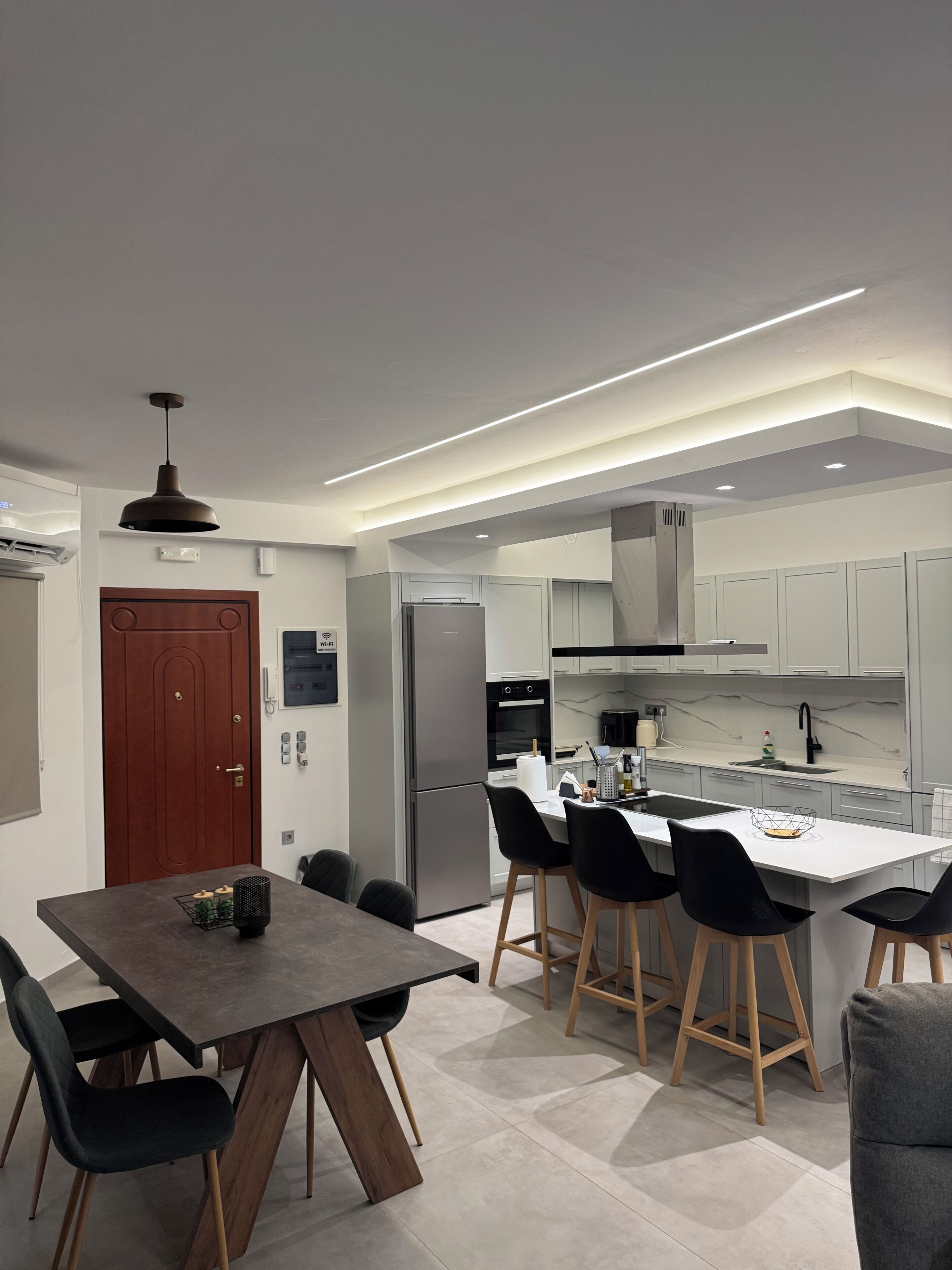 Kühlschrank, Ofen, Herdplatte, Geschirrspüler