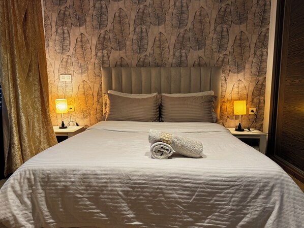 2 عدّة غرف نوم وواي فاي وملاءات أسرّة