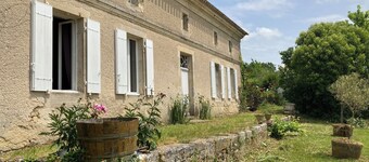 Authentic Gironde manor house in the heart of nature