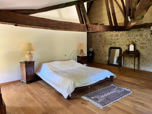 4 Schlafzimmer, Bügeleisen/Bügelbrett, Internetzugang, Bettwäsche