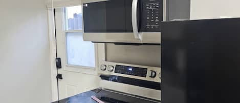 Microondas, horno y parrilla de estufa