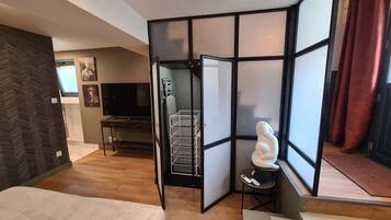 1 chambre, fer et planche à repasser, Wi-Fi, draps fournis