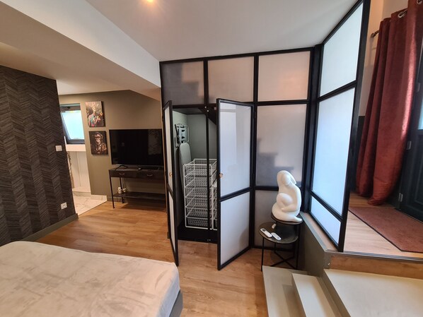 1 bedroom, iron/ironing board, WiFi, bed sheets