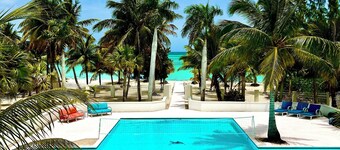 Calm Waters – Private 6BR Beachfront Villa w/ Pool & Rooftop View - North Caicos