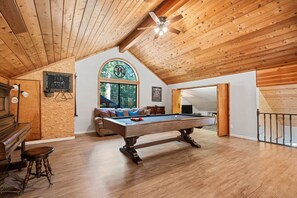 Spielezimmer