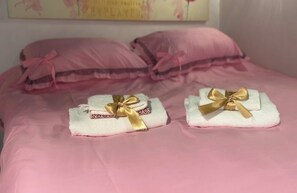1 bedroom, iron/ironing board, internet, bed sheets - A romantic mini apartment in the heart of Florence with a great location! (Firenze)