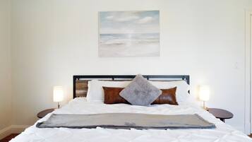 4 bedrooms, desk, iron/ironing board, travel crib