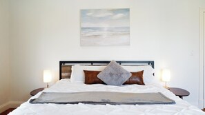 4 bedrooms, desk, iron/ironing board, travel crib