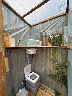 Room, 1 Bedroom, Accessible, Smoking | Bathroom