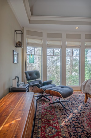 Free WiFi - Spacious 3BR Midtown Home - Grad Family (Columbus)