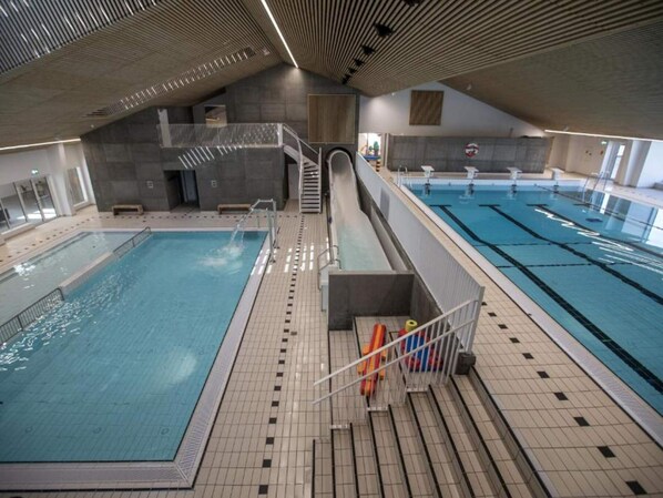 Casa | Piscina | Piscina interna, piscina externa