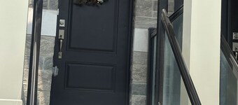 Cozy room . Modern home ( Share Bathroom)