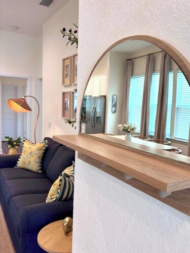 The Citrus Suite | Upscale Near UF/Downtown