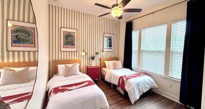 The Citrus Suite | Upscale Near UF/Downtown