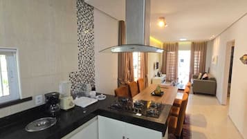 微波炉、烤箱、炉灶