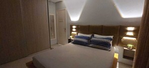 3 bedrooms, iron/ironing board, Internet, bed sheets