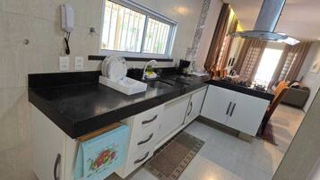 微波炉、烤箱、炉灶