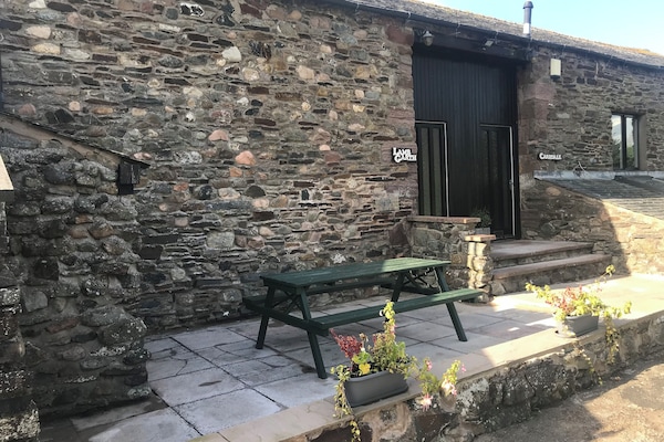 Lamb Garth Cottage with Patio outside area