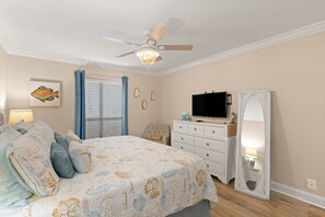 2 bedrooms, iron/ironing board, travel cot, free WiFi - Pet Friendly, Ground Floor Condo w/Pool, Fitness Center, Pickleball & 2 Bikes (St. Simons Island)
