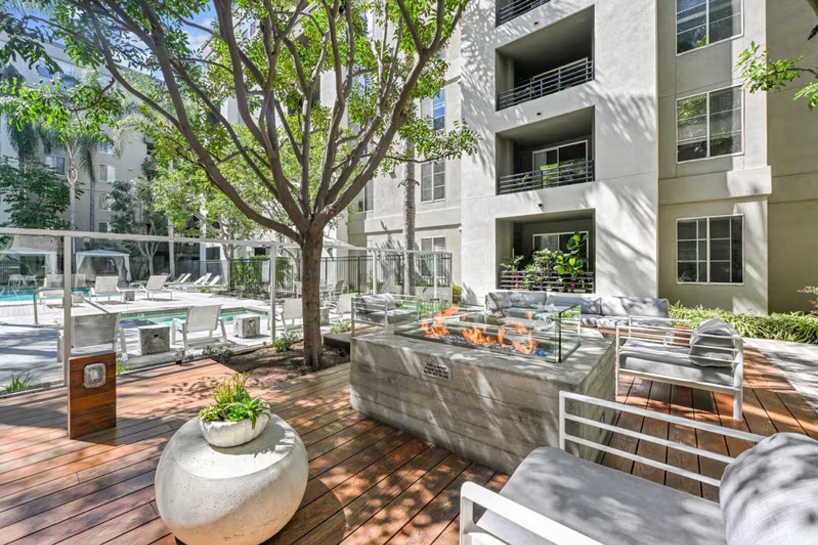 屋外ダイニングエリア