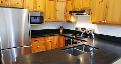 Ski-In Stone Creek Condo - 3 bedroom - Pet Friendly