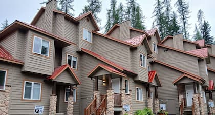 Ski-In Stone Creek Condo - Hot Tub - 3 bedroom - Pet Friendly