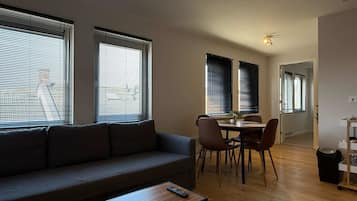 Een televisie en een kantoor