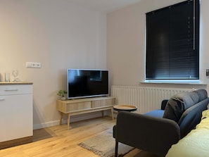 TV, studio