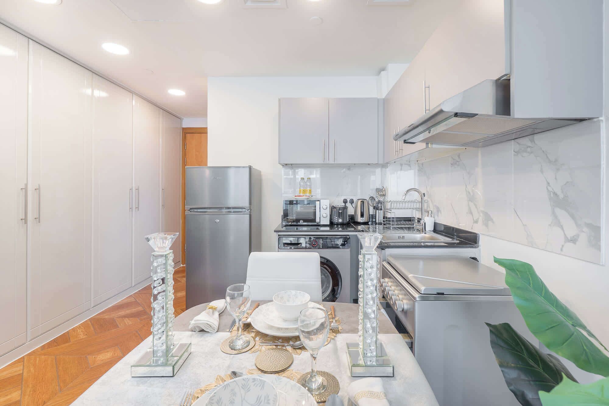 Fridge, microwave, oven, stovetop