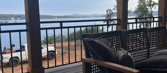 The Suite Retreat
Life is better at the lake!