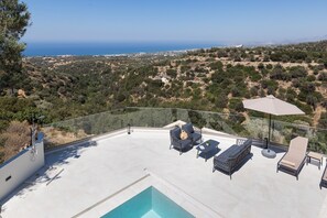Terrace/patio - Villa Santa Irini 3 - With Heated Pool (Agia Eirini)