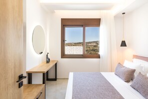 2 habitaciones, tabla de planchar con plancha y cuna de viaje 