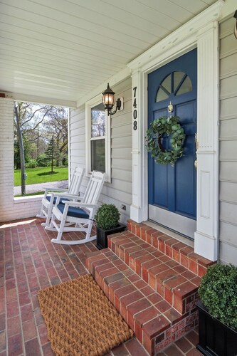 Entire Louisville Home w/Private Hot Tub - Quiet - Families - Extended Stays