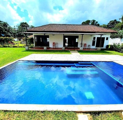 Cozy House, 10 min.to Antigua G, 2 guest, 1 Room, Full Bed