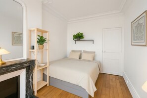 3 slaapkamers, een bureau, een strijkplank/strijkijzer, gratis wifi
