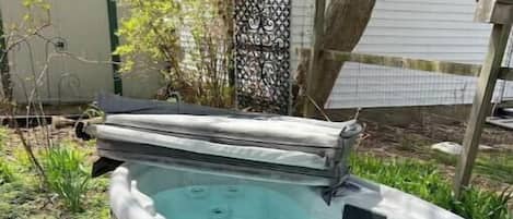 Baignoire à remous extérieure