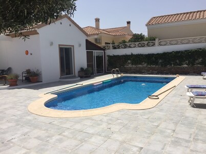 Beautiful, fully equipped detached villa with a private swimming pool.